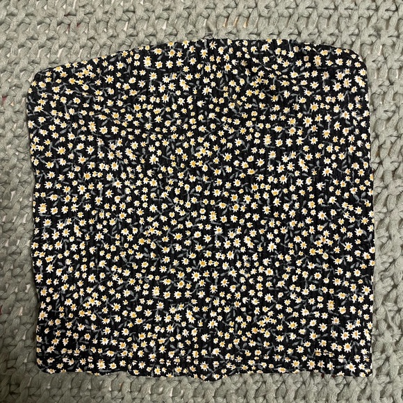 AMERICAN EAGLE BLACK WHITE GREEN TINY FLORAL PATTERN RIBBED CROPPED TUBE TOP- XS - Picture 1 of 3